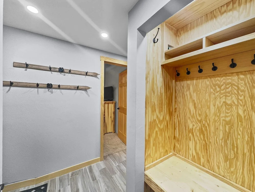 Peregrine Lodge-Remodeled Kitchen-Steps to Super Bee Lift - PG309 by RedAwning