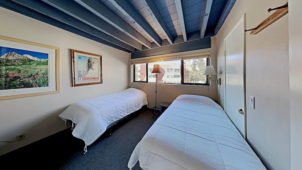 684 4 Bedroom Condo