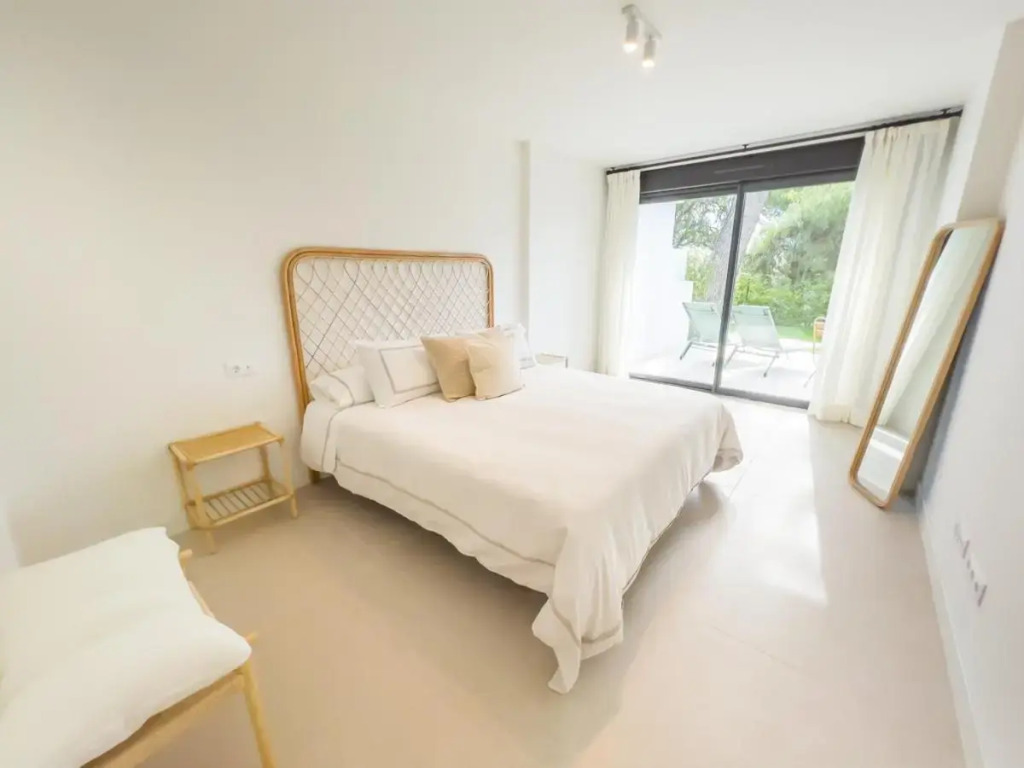 Ground Floor With Garden In The Golden Mile