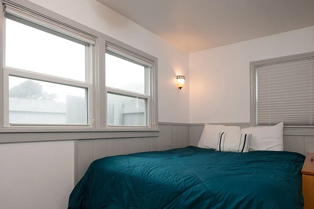 Breeze 1 Br cottage by RedAwning