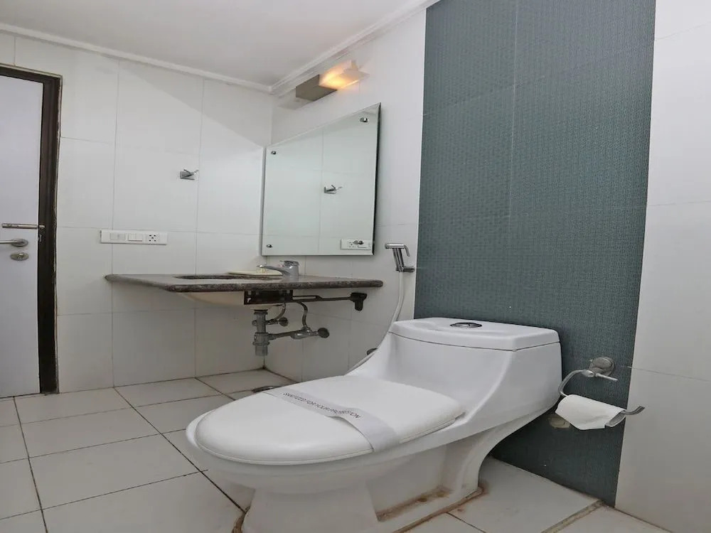 Capital O 445 Impress Hotel