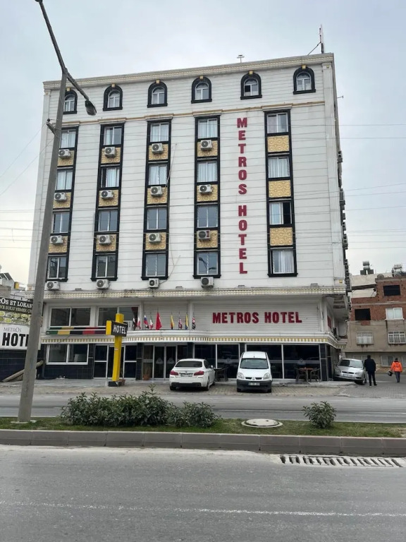 Metros Hotel