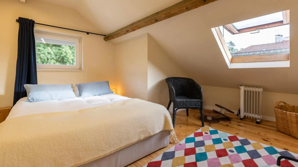 Trendy, Vintage with Castle View Apartment 44 by Lisbonne Collection