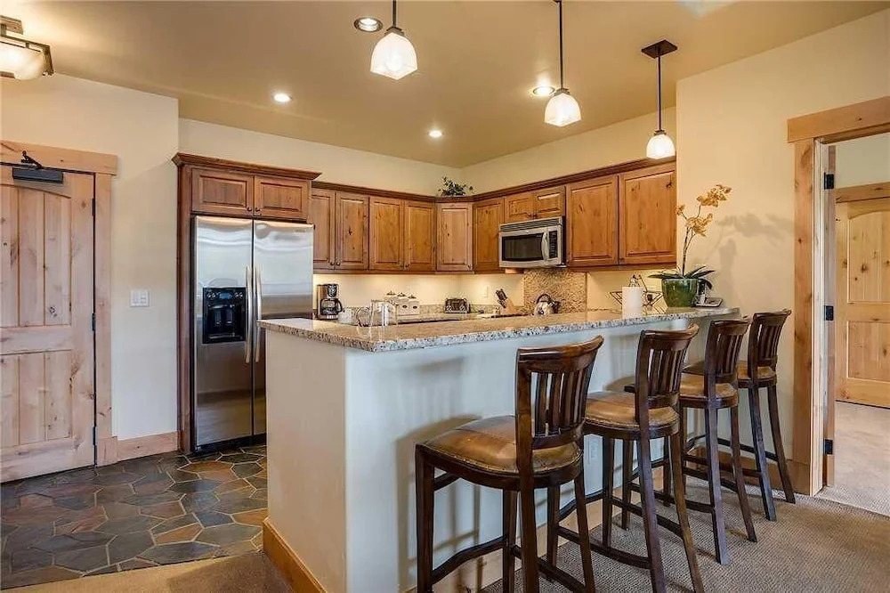 6308 Bear Lodge, Trappeur's Crossing Apartment 3
