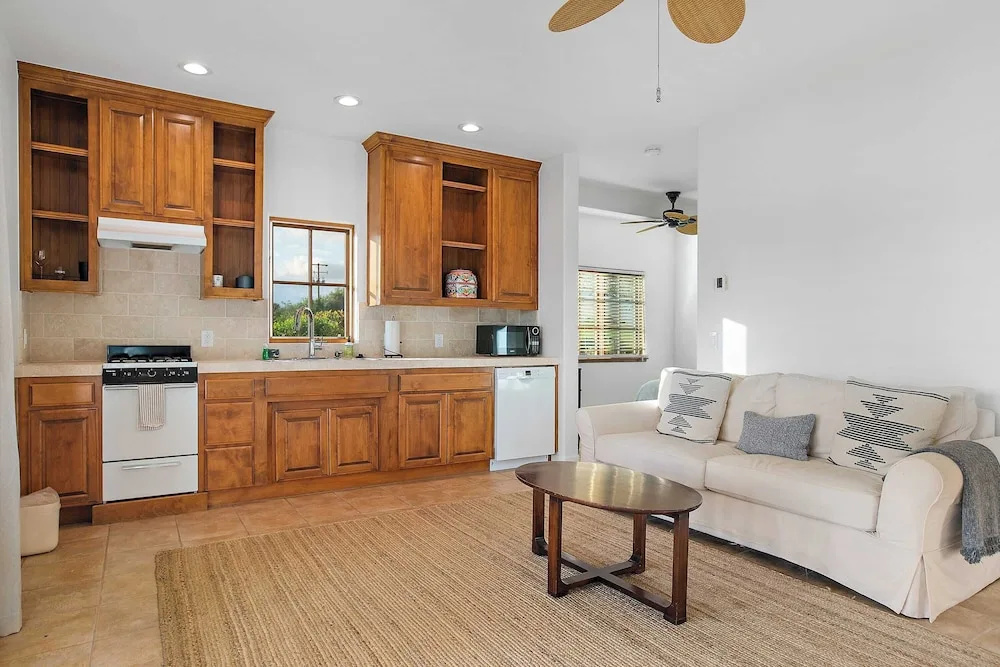 40-acre Wine Trail Estate Vineyard Views, Pool, Hottub Wellsona by Avantstay