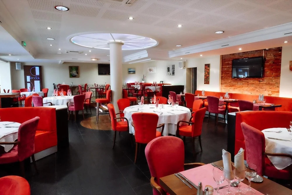 Logis Hotels - Hotel Restaurant l Enclos
