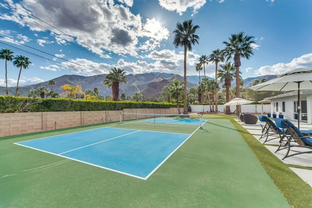 Palm Springs Oasis w/ Mtn Views, 2 Mi to Dtwn!