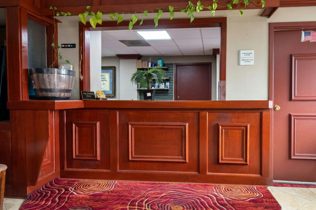 Отель Econo Lodge Warrensville Heights