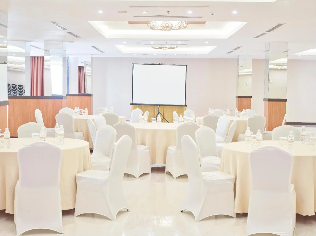 Nevada Ketapang Hotel