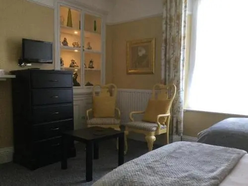 Elton Guest House