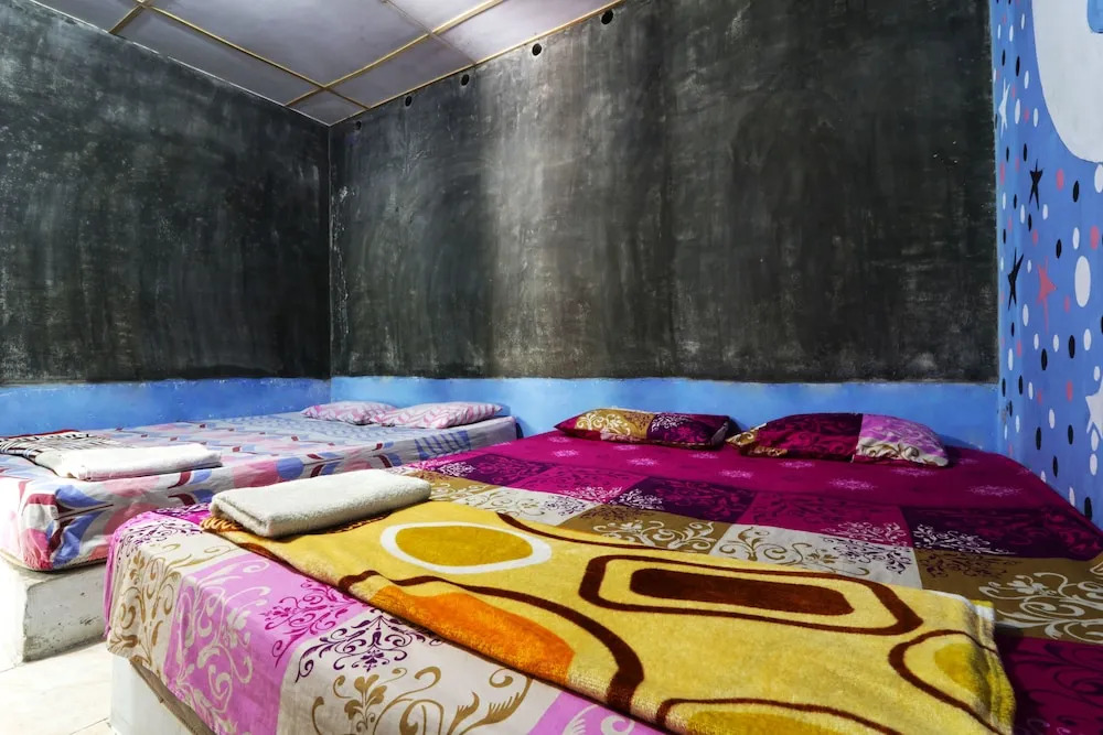 Batu Kapal Guest House & Jungle trekking