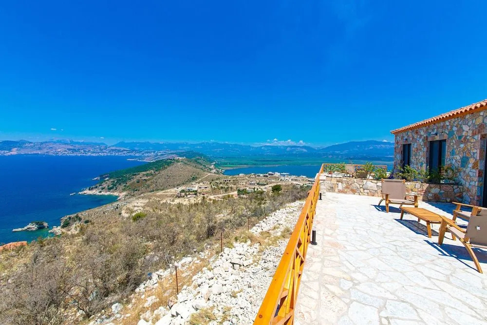 Santa Oliva Suites