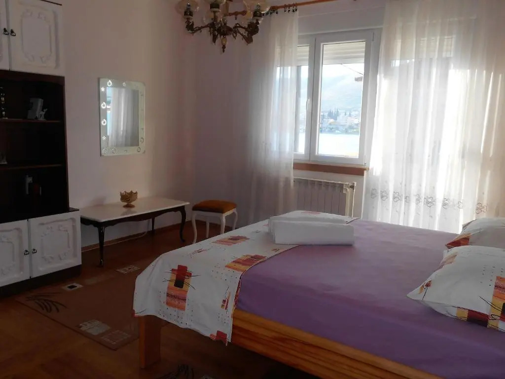Apartments Brešan