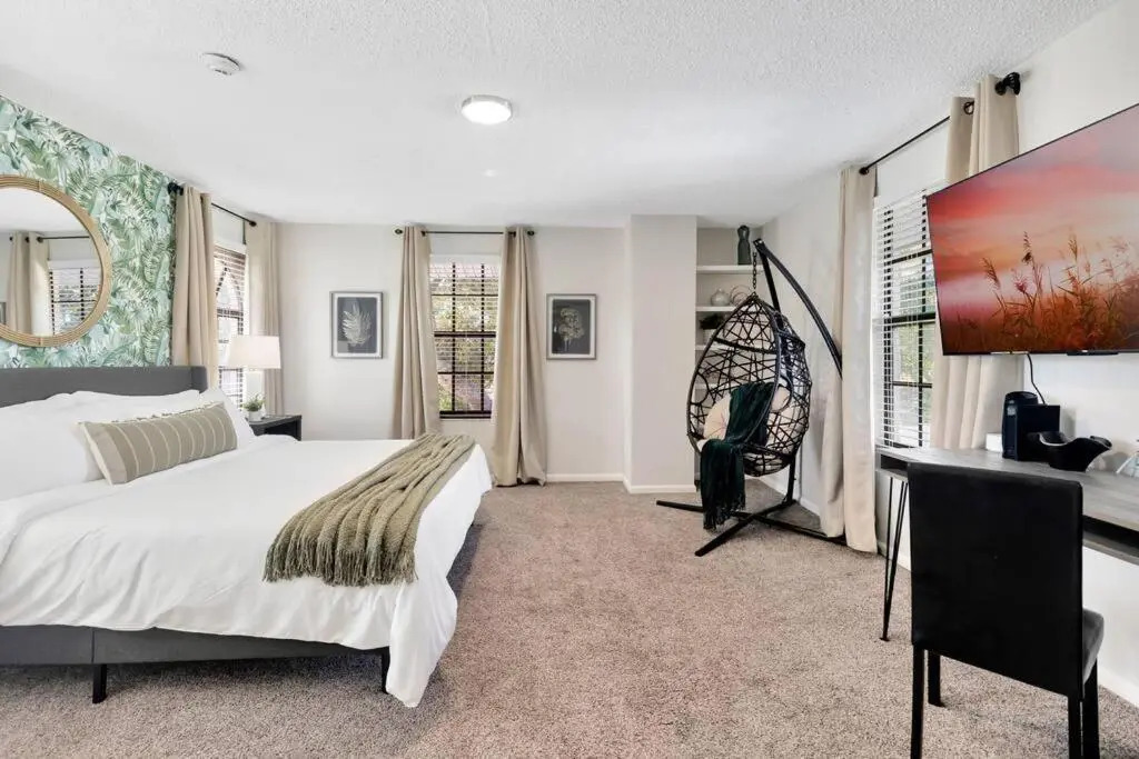Huge 8BR wHTD Pool Ensuites Games Near Beach