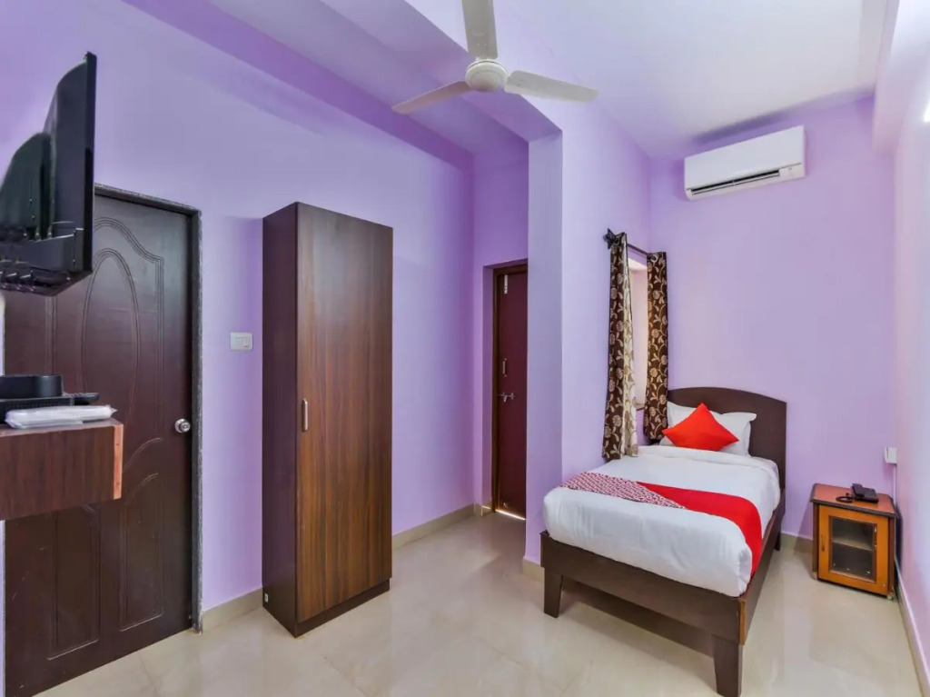 Swarnam Banquet Hall And Hotel