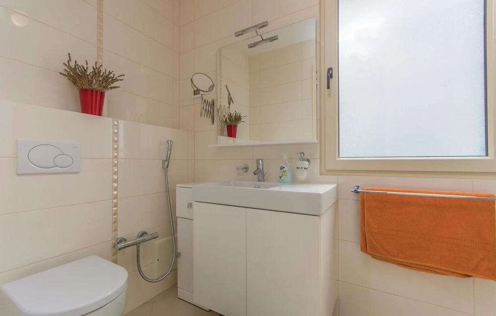 Gorgeous Home In Strada Contesa