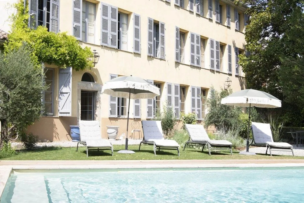 Maison Sumiane - Maison d hotes et locations avec piscine
