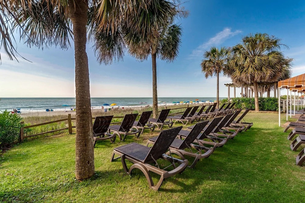 Breakers Boutique Condos | Oceanfront