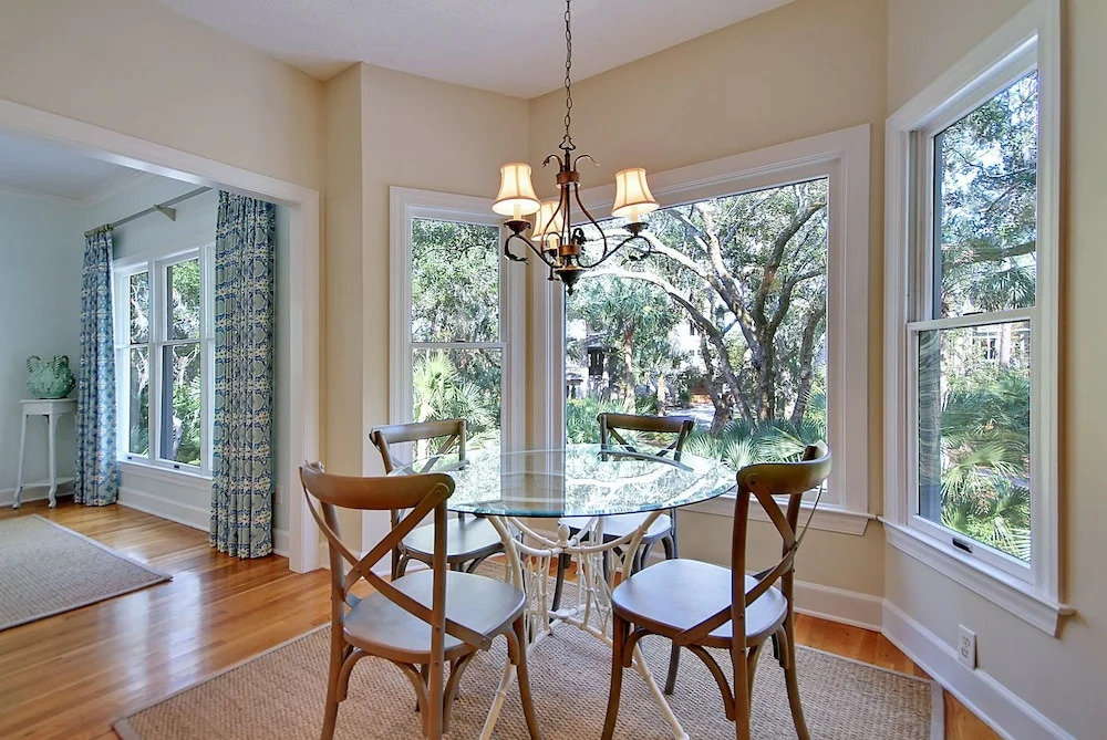 Gated 5br W/ Private Pool - Beaches, Playground 5 Bedroom Home