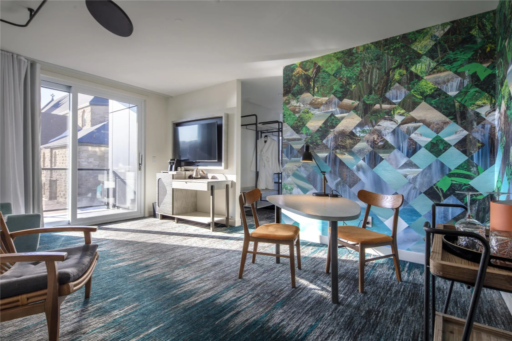 Canvas Moncton, Tapestry Collection By Hilton