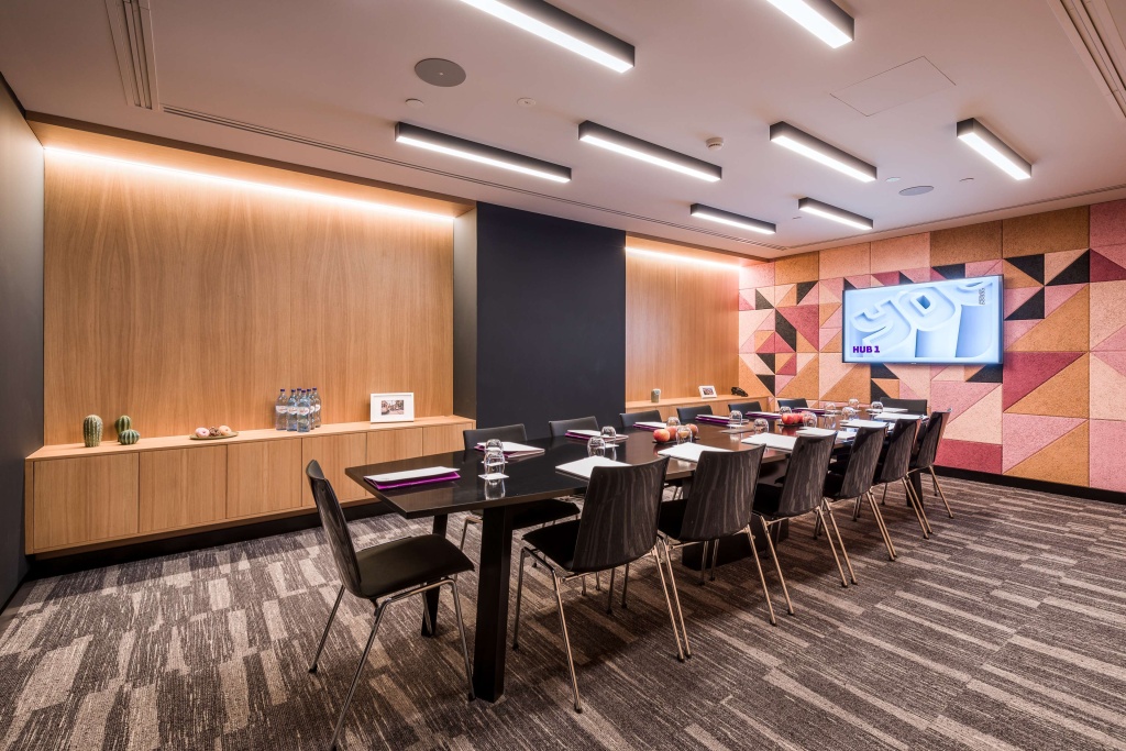 YOTEL Porto
