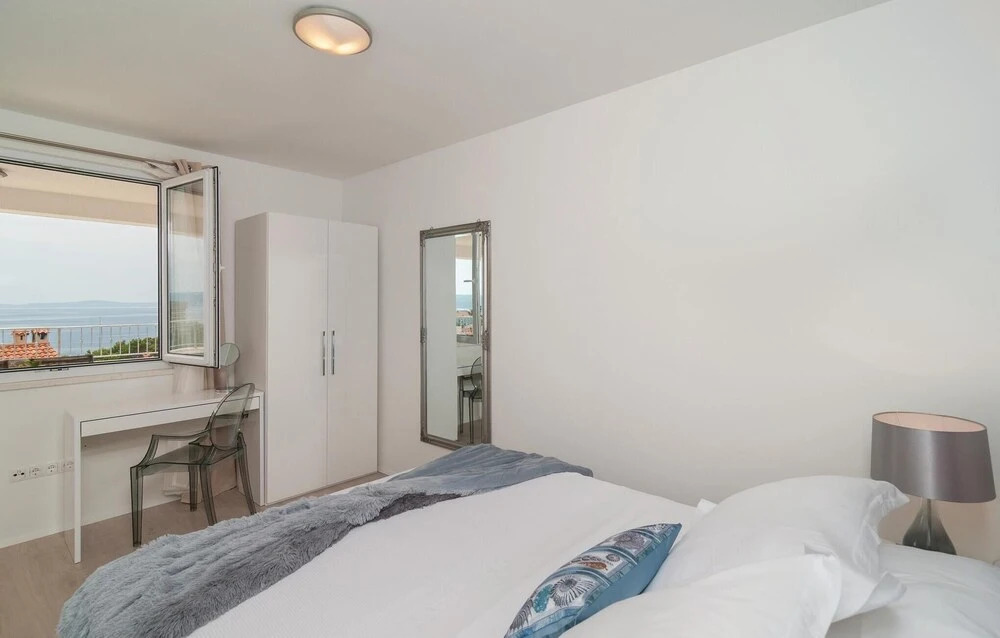Nice Apartment in Podstrana With 1 Bedrooms and Wifi