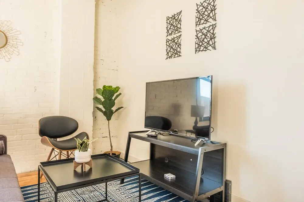 FRONTDESK 917 Locust St Apts Downtown St Louis