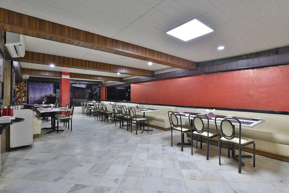OYO 2308 Hotel Crown