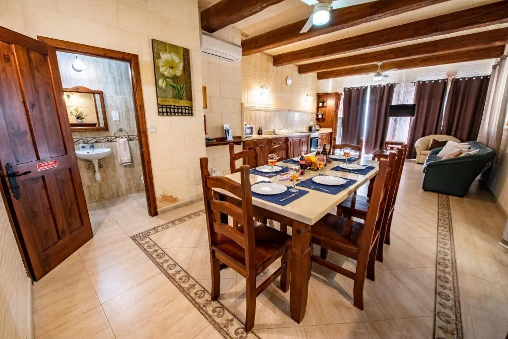Ta Lucija Sleeps 4 with Private Pool