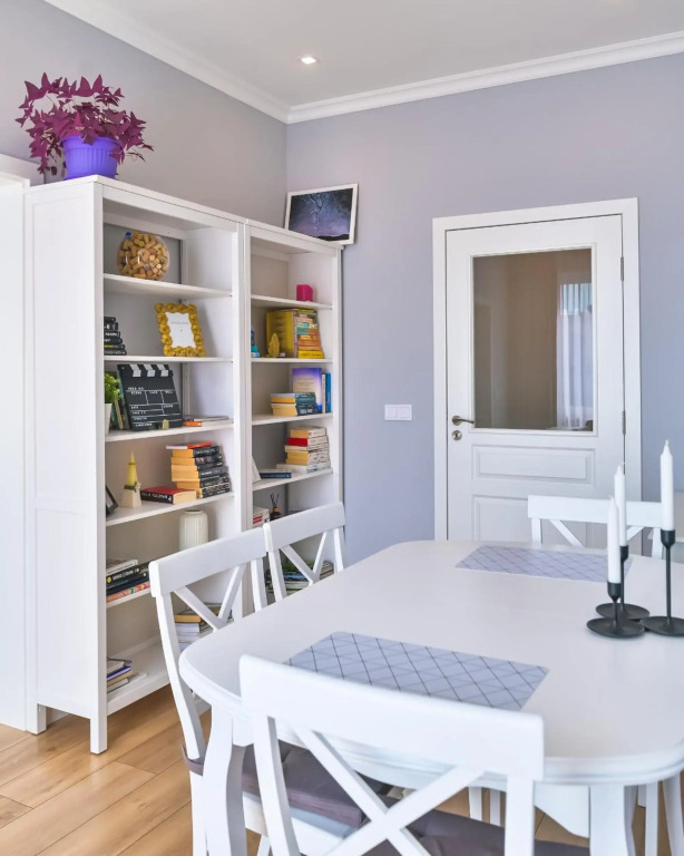- The Blue Apartment - 1BD with Artistic Interior Design