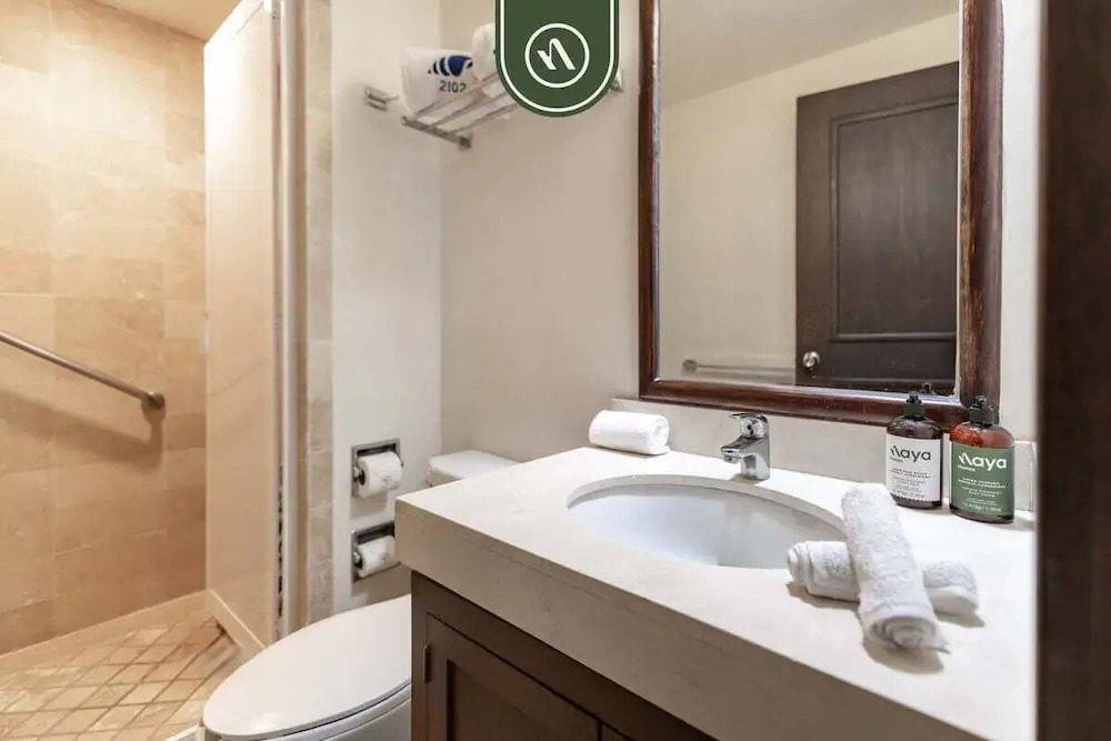 3BR Condo in the Krystal Grand Hotel - Beach