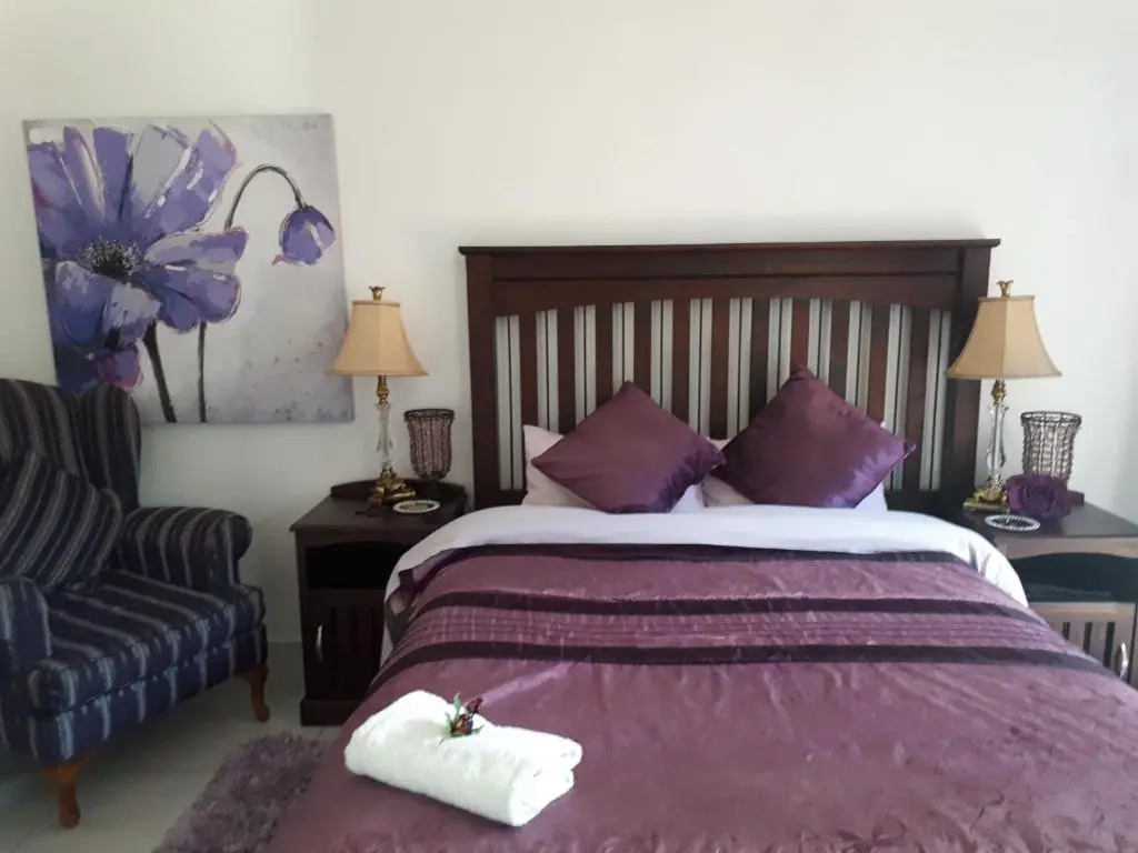 Roniques Guest House