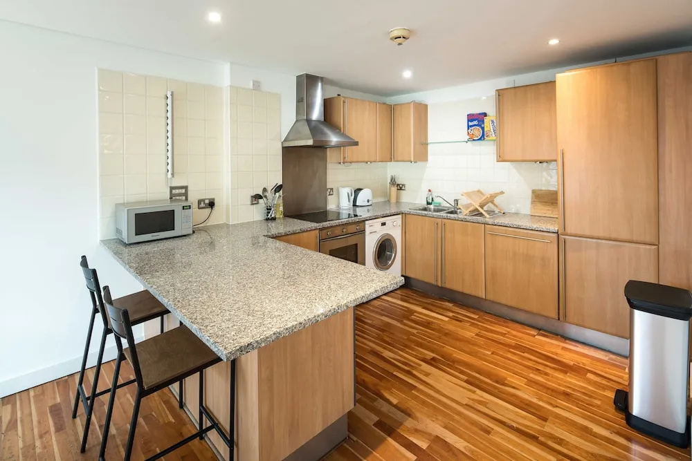 Broadband 2BD City Flat Farringdon Expedia