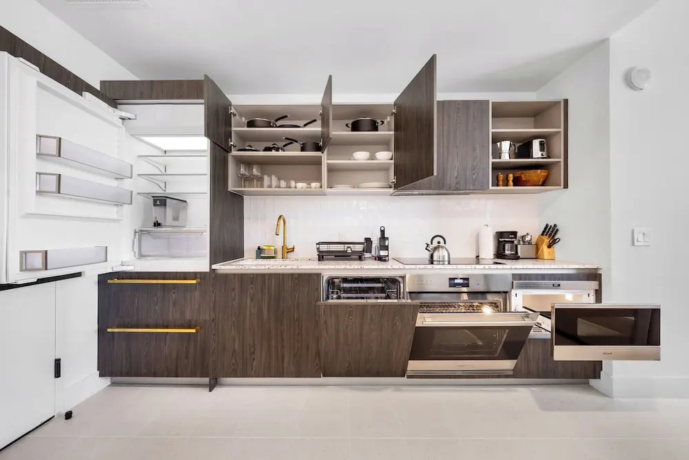 Luxury 1-BD with Breathtaking DTW Views