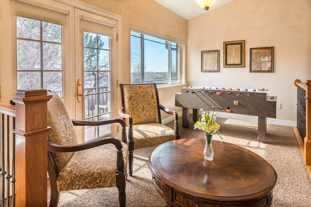 Family Crash Pad near SLC