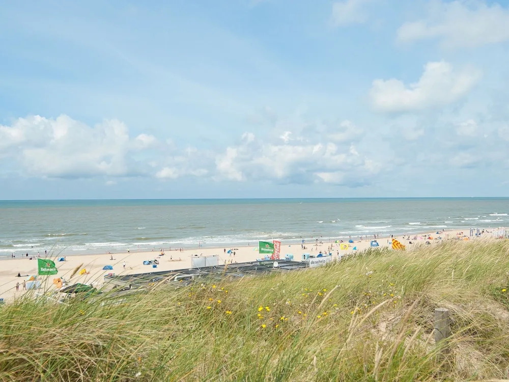 Deluxe Bungalow in Egmond aan den Hoef With Garden