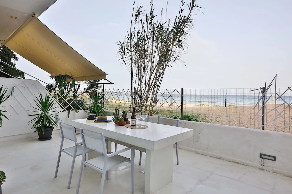 Penthouse & apartments by the Sea airport Airstay