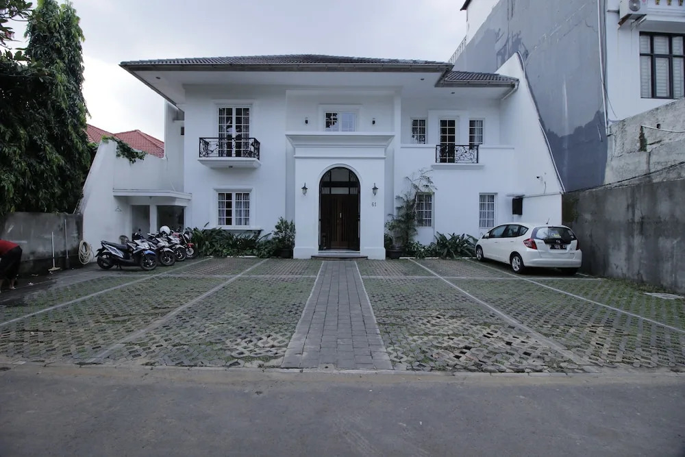 Reddoorz @ Ampera