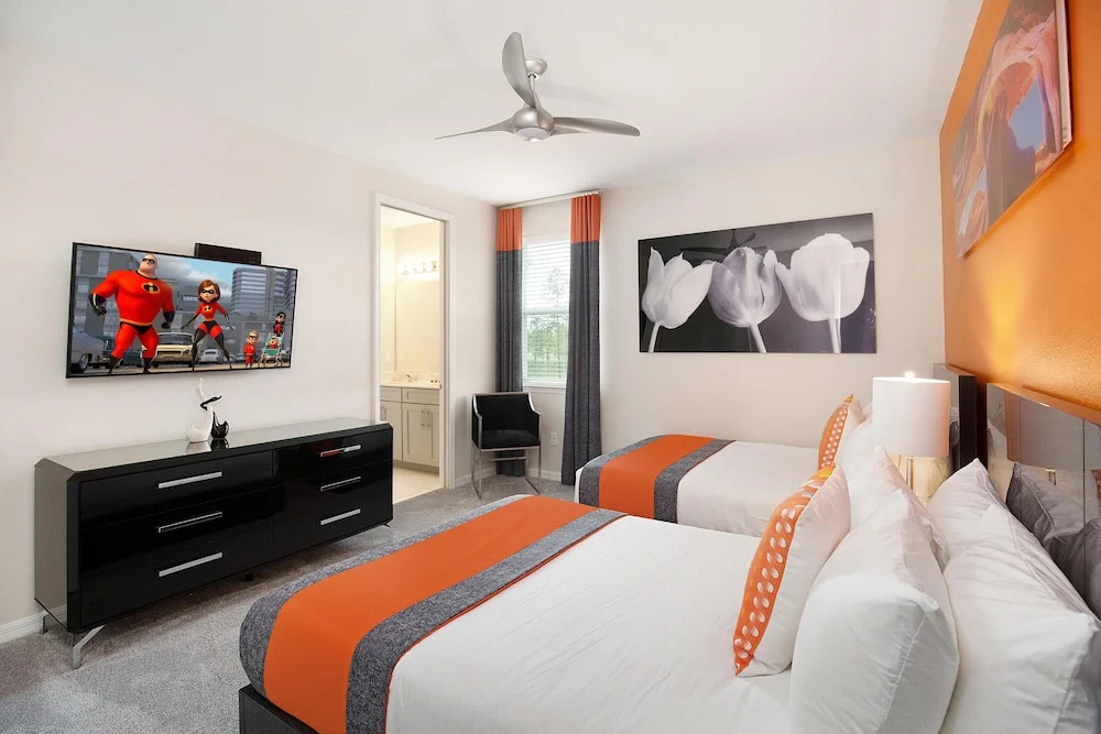 Sr008v: 9 Bed, Hunger Games, Toy Story, Ping Pong