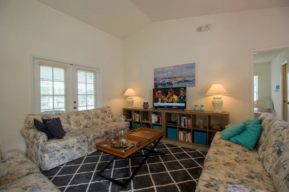 North Foxrun Terrace  1512 2 Bedroom Villa by RedAwning