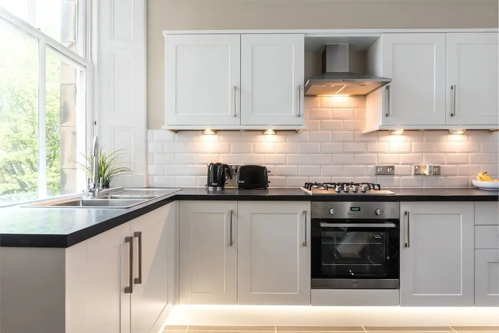 Sleek and Modern 2BR Home Near City Centre