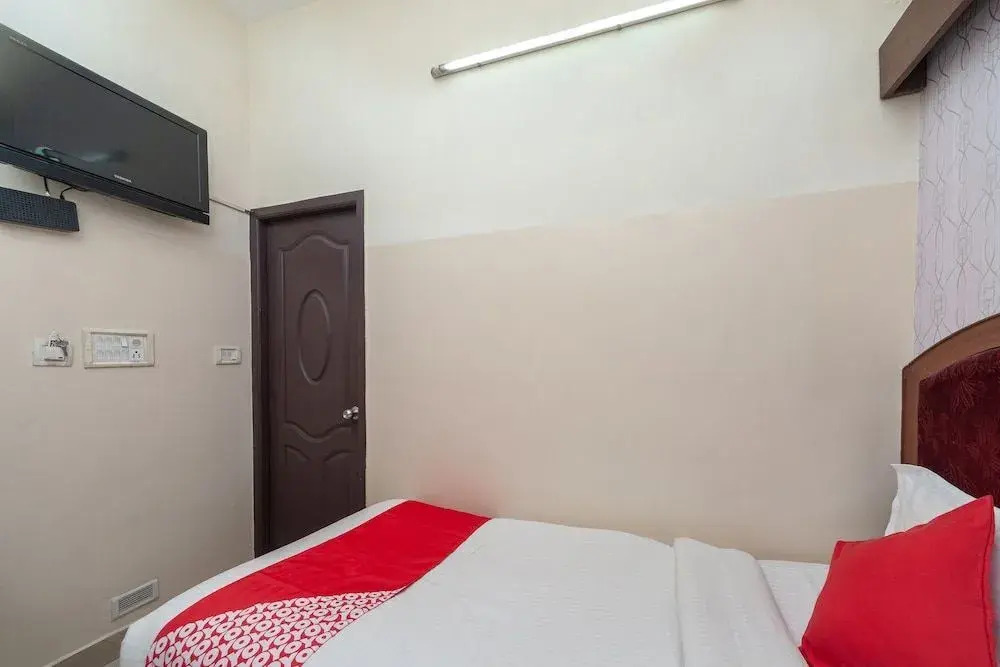 Rajeswari Tower by OYO Rooms