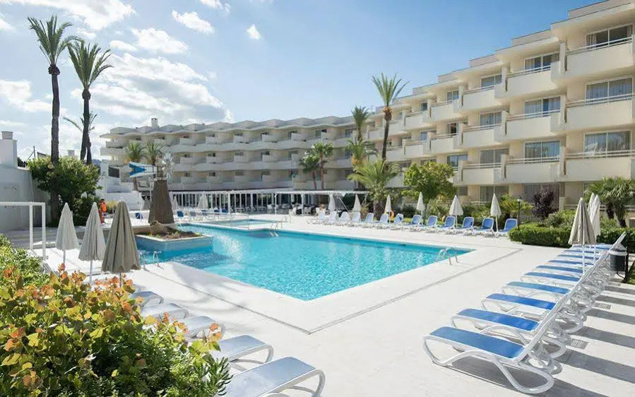Globales Cala Bona Suites