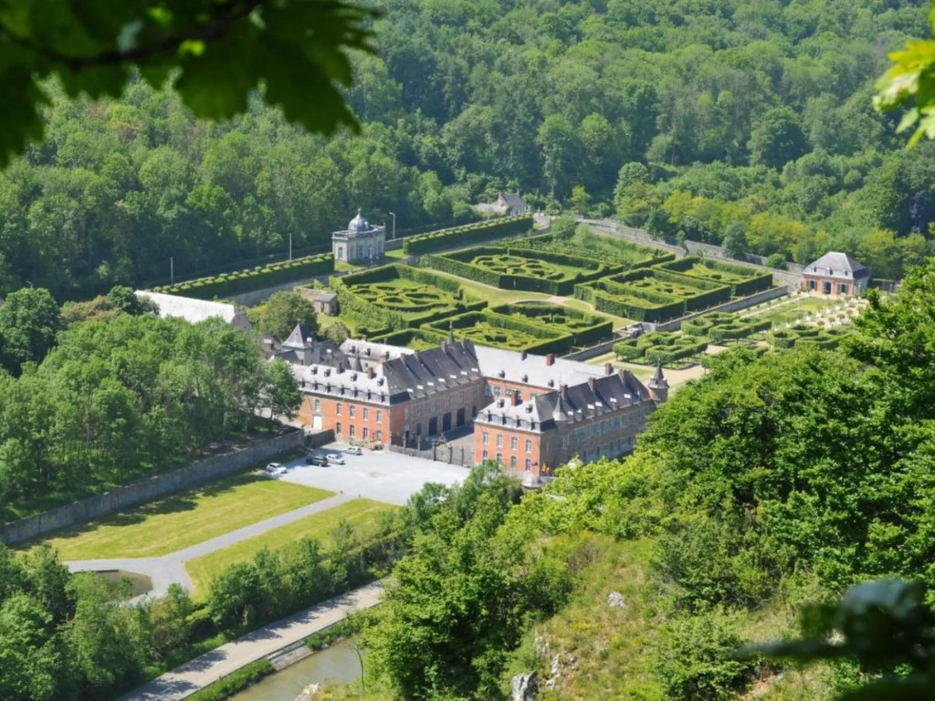 Charming Stay by the Meuse