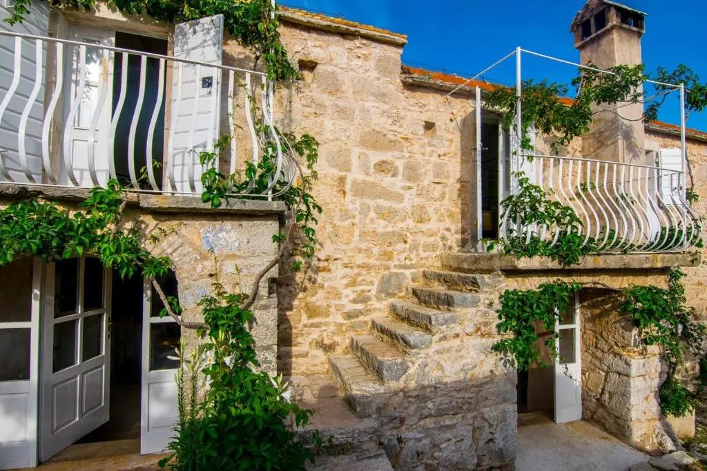 Sea View Villa with Tennis Court - Dvori sv Jurja