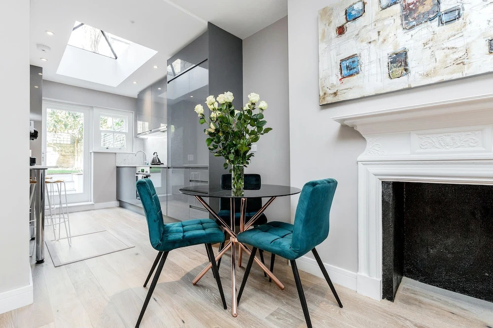 Stylish 2bed 2bath in Notting Hill