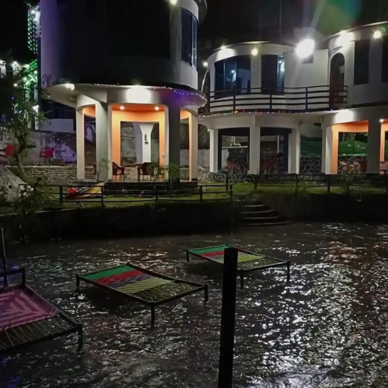 Al Maidah Hotel and Restaurant