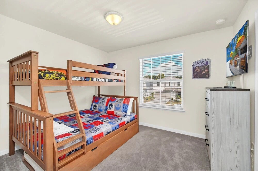 Poolside Delight. Whimsical Themed Rooms and Ps5!