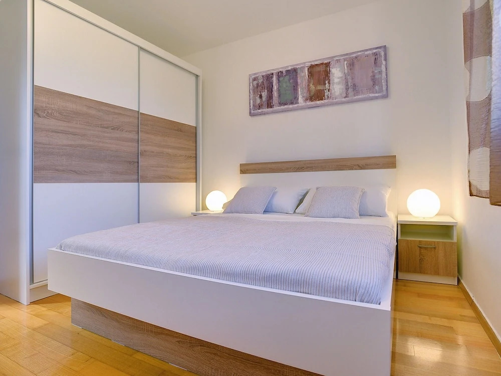 Modern Holiday Home With Swimming Pool, Terrace With Bbq, Near the Center of Pula