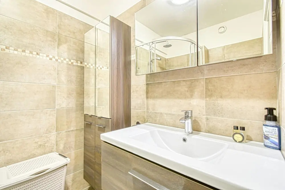 Bright Apartment near Croisette with terrace and parking by GuestReady